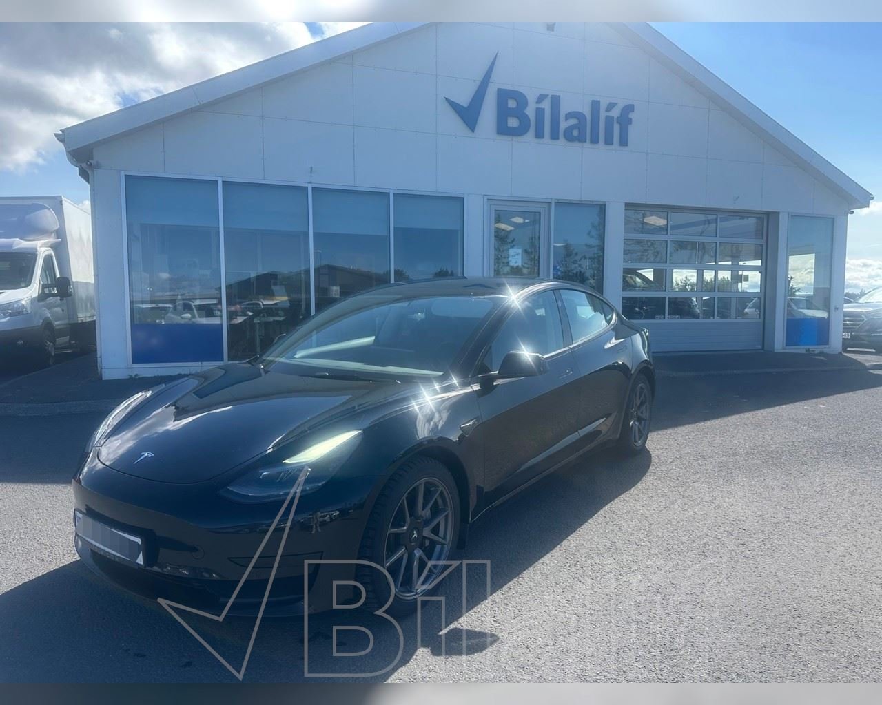 TESLA MODEL 3 SR