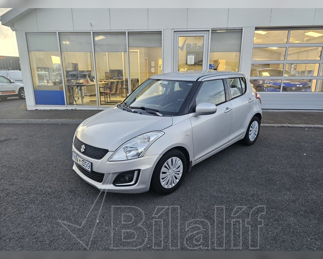 SUZUKI SWIFT GL AT