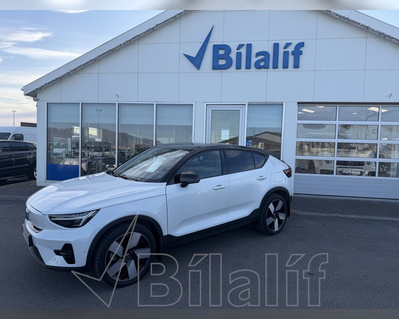 VOLVO C40 ULTIMATE AWD P8