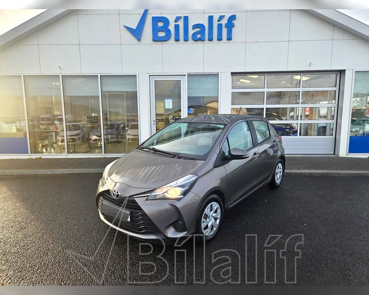 TOYOTA YARIS ACTIVE