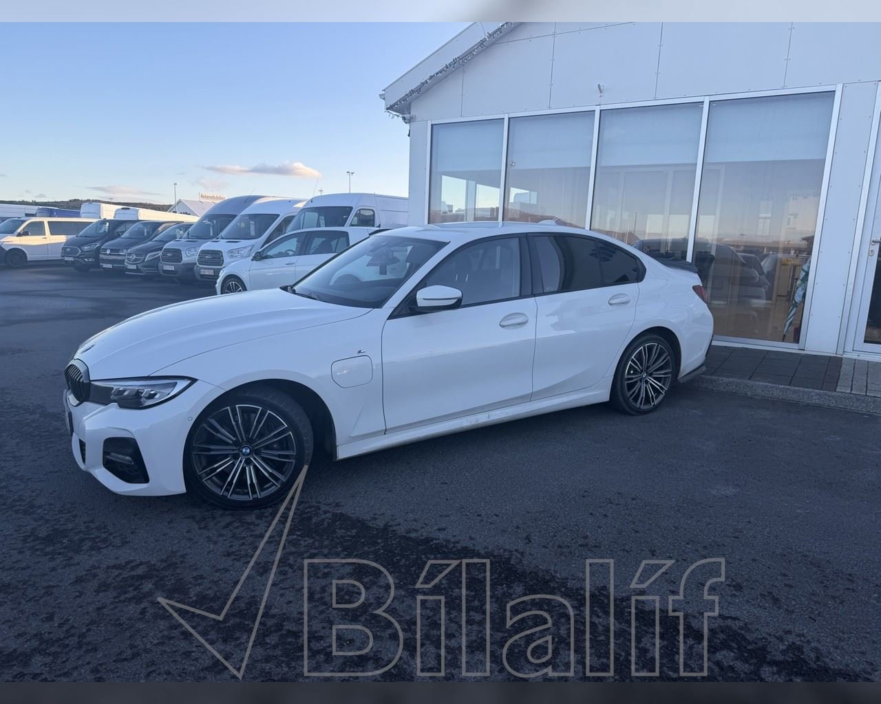 BMW 3 330E XDRIVE M-SPORT