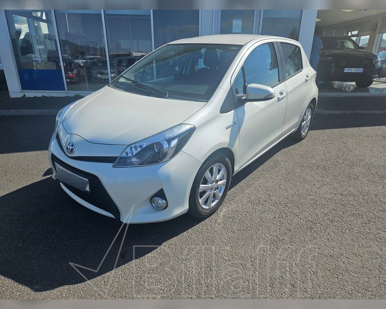 TOYOTA YARIS HYBRID