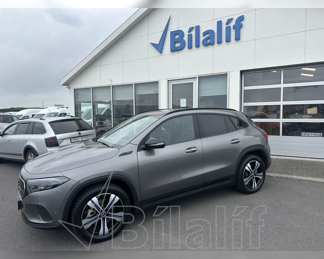 MERCEDES-BENZ EQA 300 4MATIC PROGRESSIVE