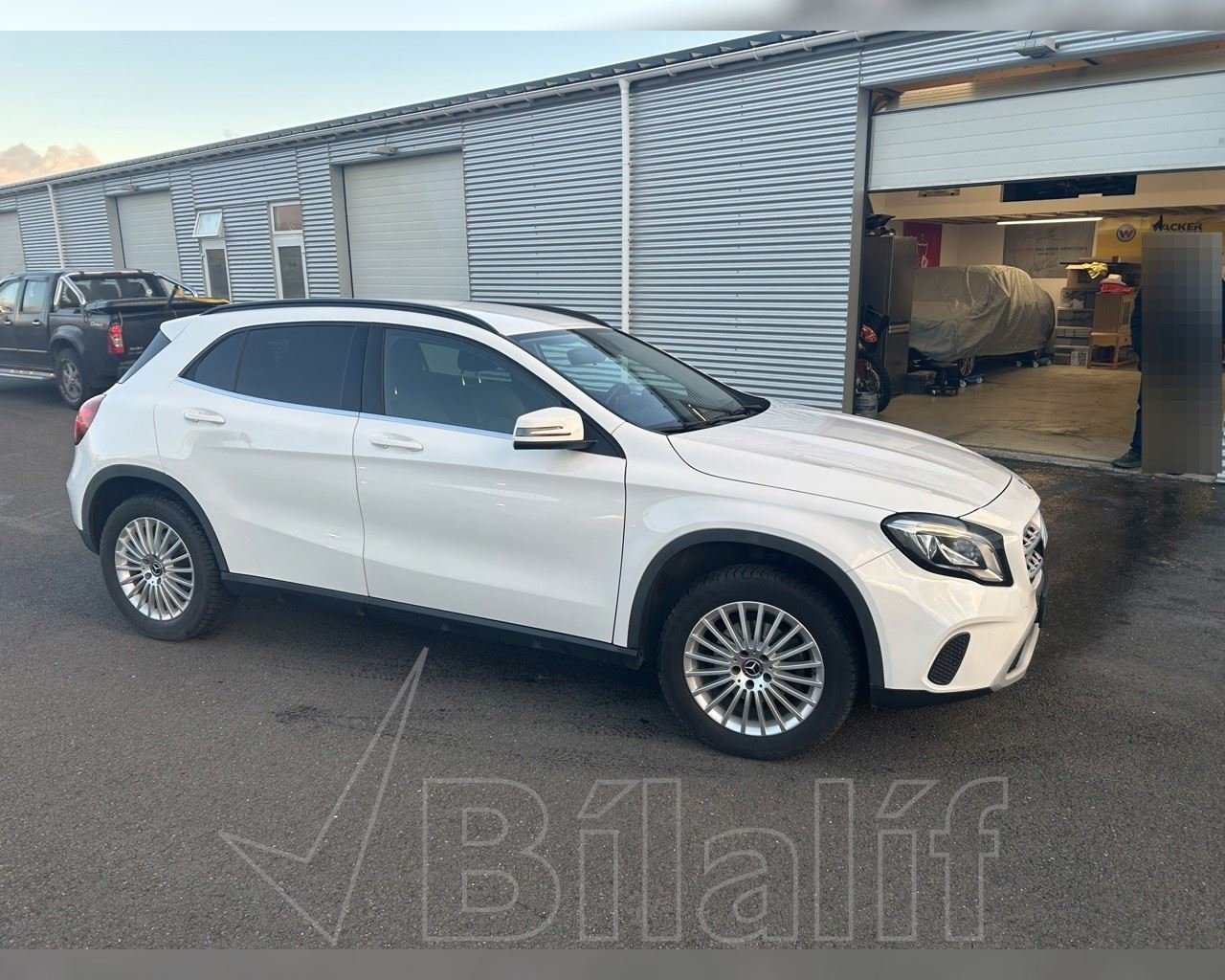 MERCEDES-BENZ GLA 220 D 4MATIC