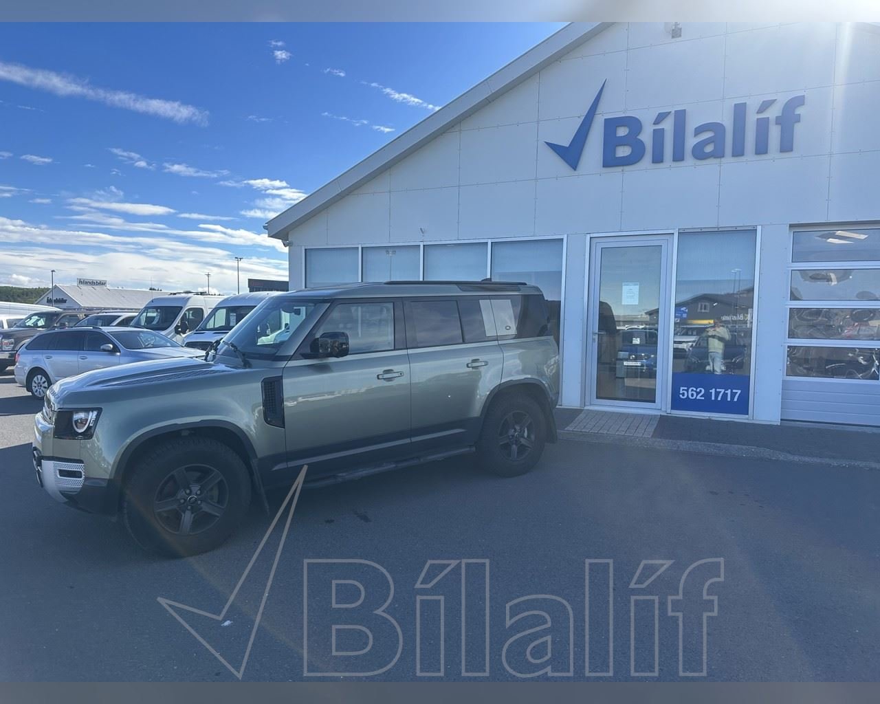LAND ROVER DEFENDER