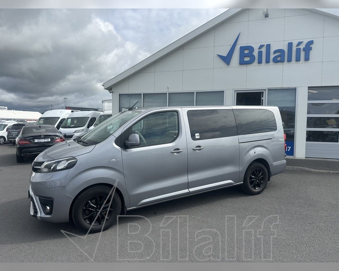 TOYOTA PROACE