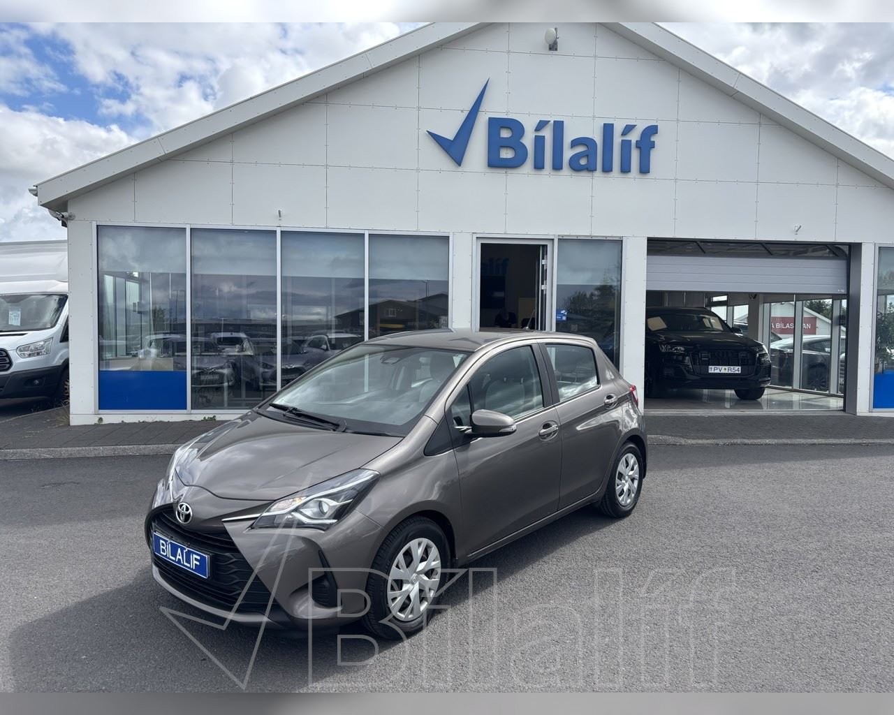 TOYOTA YARIS ACTIVE