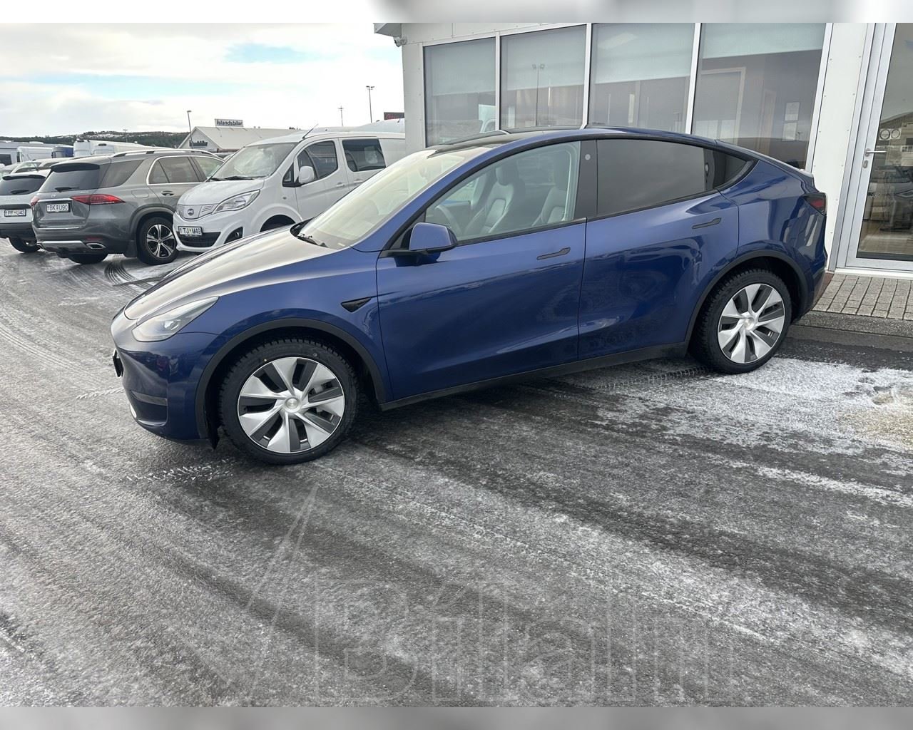 TESLA MODEL Y LONG RANGE
