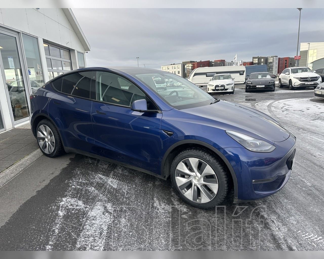 TESLA MODEL Y LONG RANGE